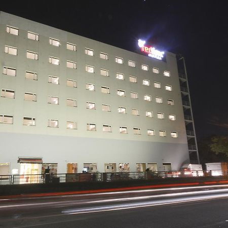 Red Fox Hotel, Chandīgarh Exteriör bild