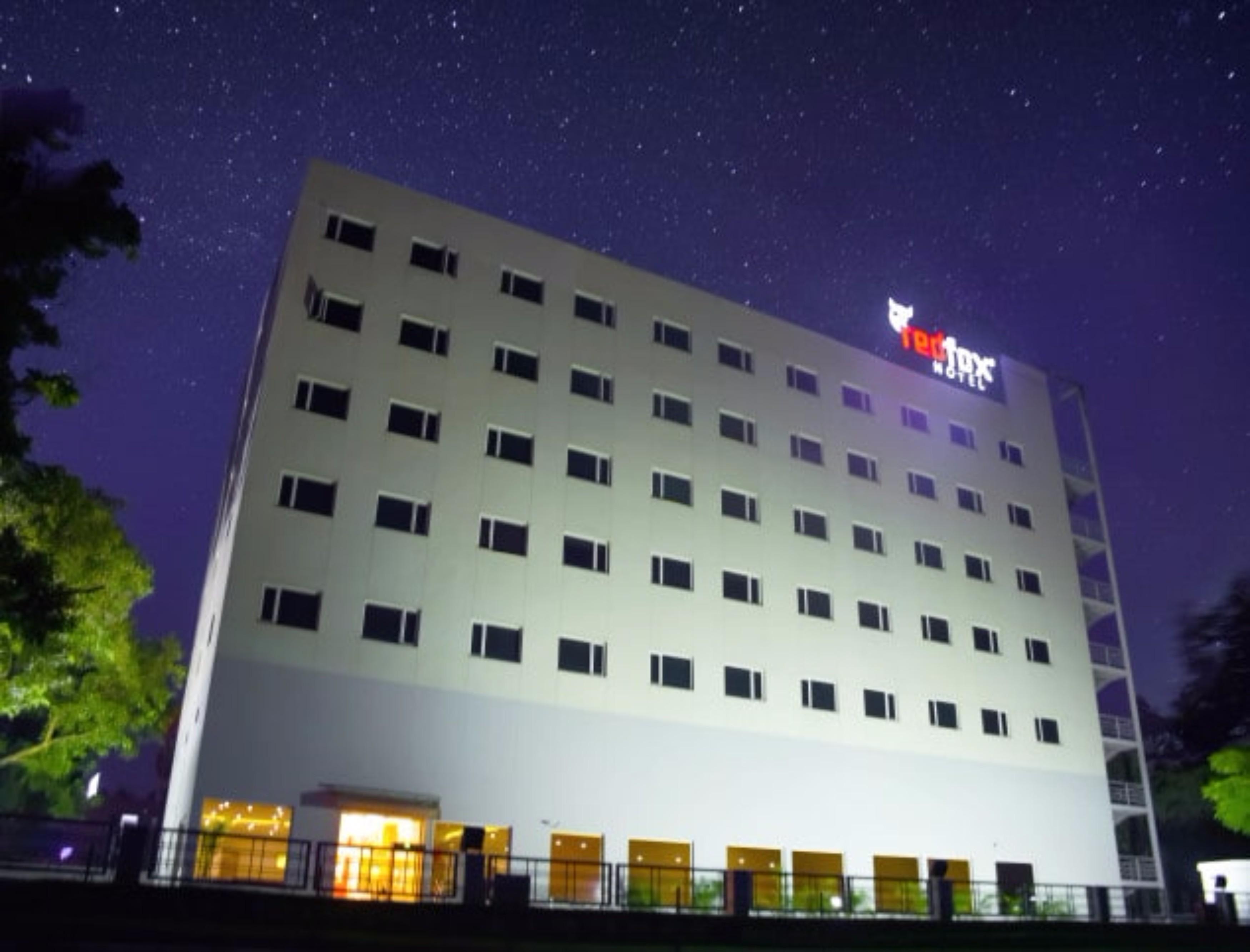 Red Fox Hotel, Chandīgarh Exteriör bild