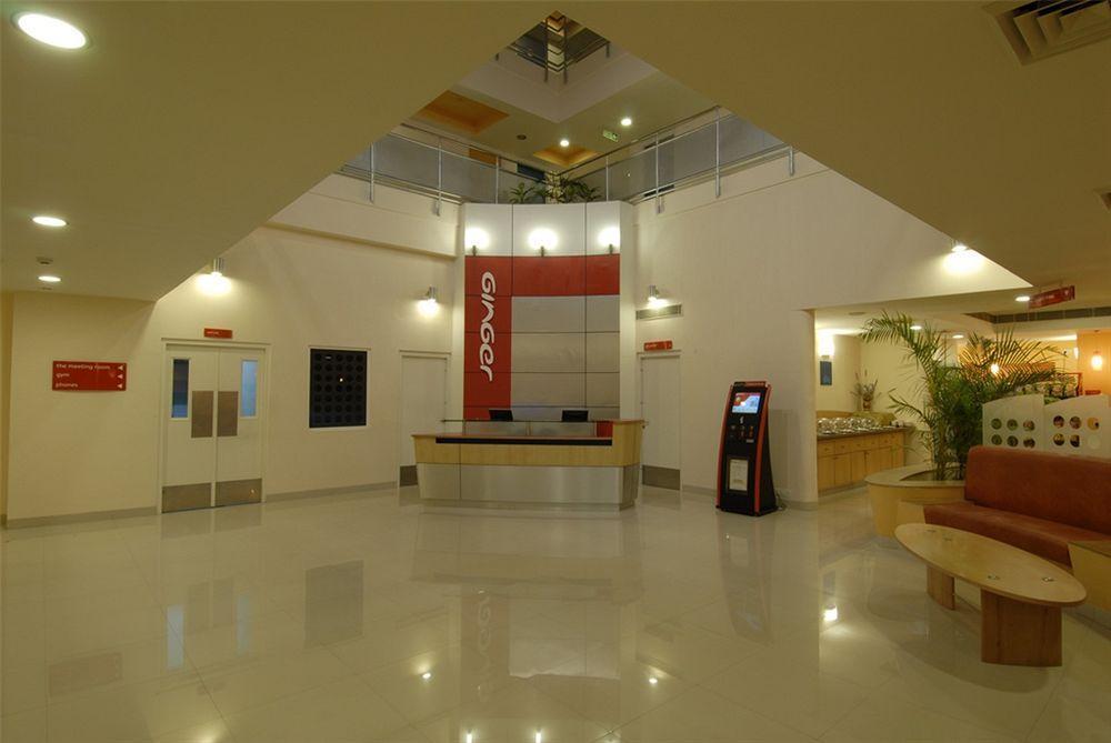 Red Fox Hotel, Chandīgarh Exteriör bild